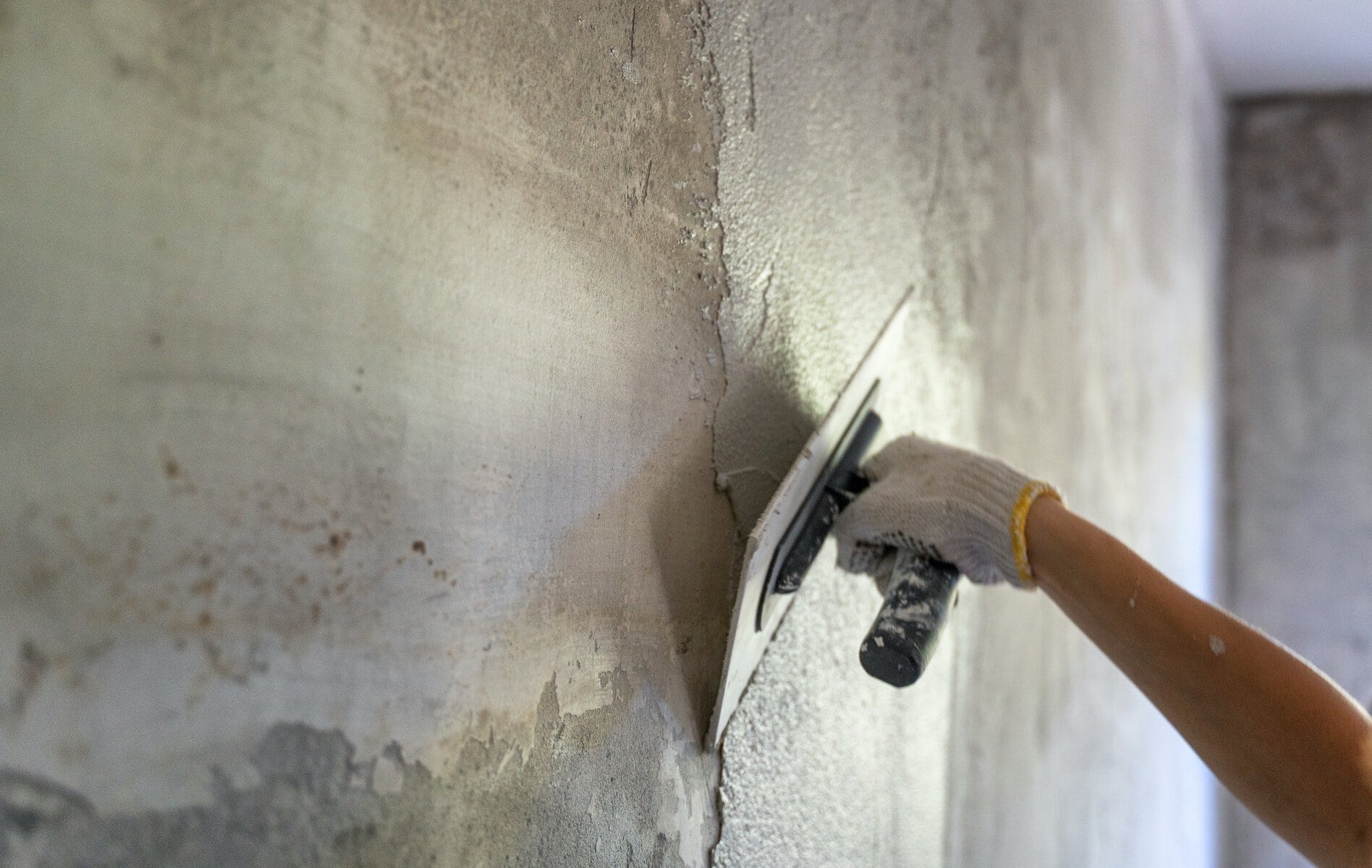 Why Is My Plaster Bubbling? How To Fix Bubbling Plaster